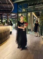 Get This Heena Gehani’s Black Coctail Look with pure handwork