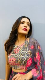 Ready to Wear Pre-draped Designer Sarong Saree - Image 7