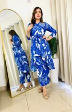 Blue two piece printed co-ord set in muslin - Image 2
