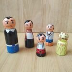 CHANNAPATNA TOYS Peg Dolls Wooden Painted Family Pretend Play Figurines - Colorful Dolls | Organic Handmade Play Kit for Kids & Toddlers (2 Years+) - Pack of 5 pcs